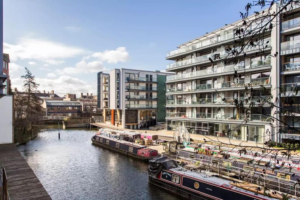 Canal-Side Apartment In Shoreditch ロンドン エクステリア 写真