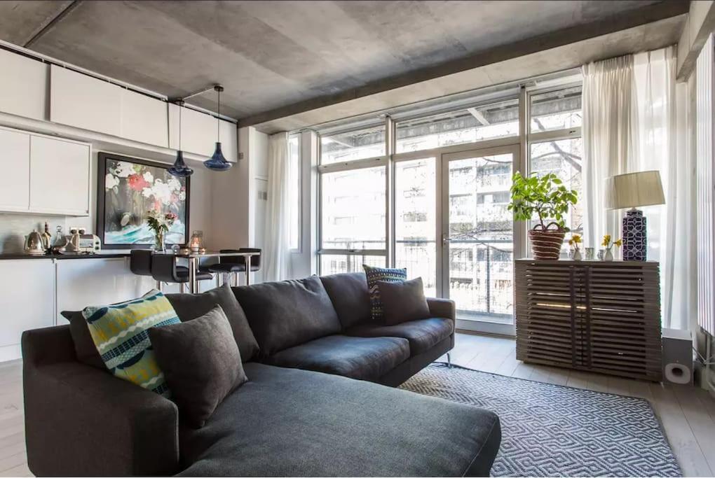 Canal-Side Apartment In Shoreditch ロンドン エクステリア 写真