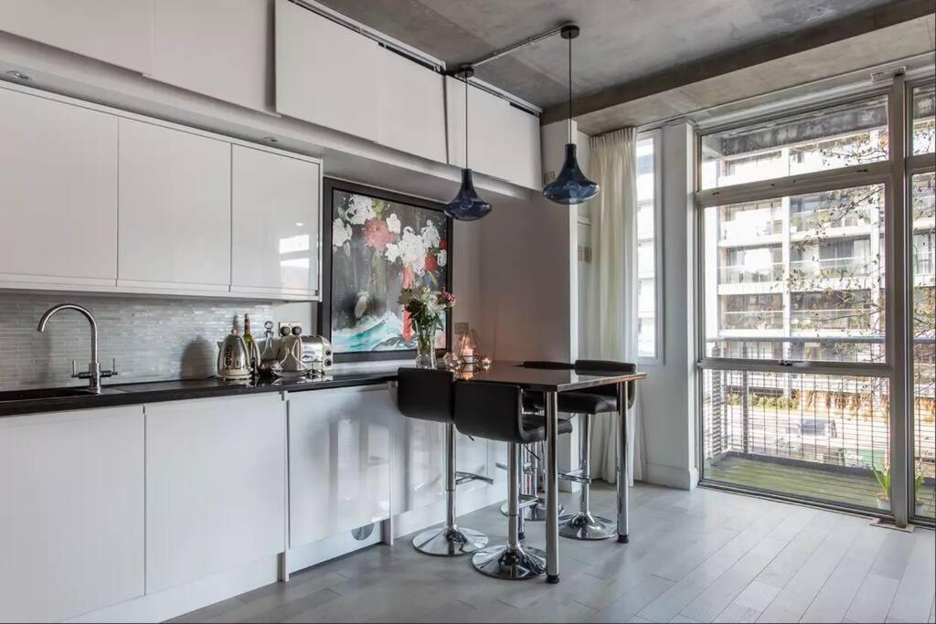 Canal-Side Apartment In Shoreditch ロンドン エクステリア 写真
