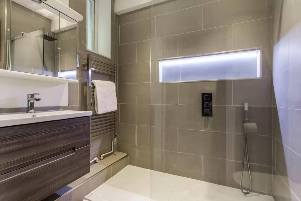 Canal-Side Apartment In Shoreditch ロンドン エクステリア 写真